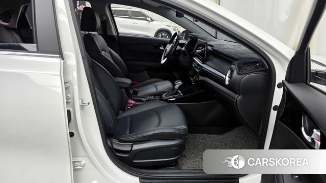 Kia The New K3 2nd generation 2022 Белый из Кореи, фото 2