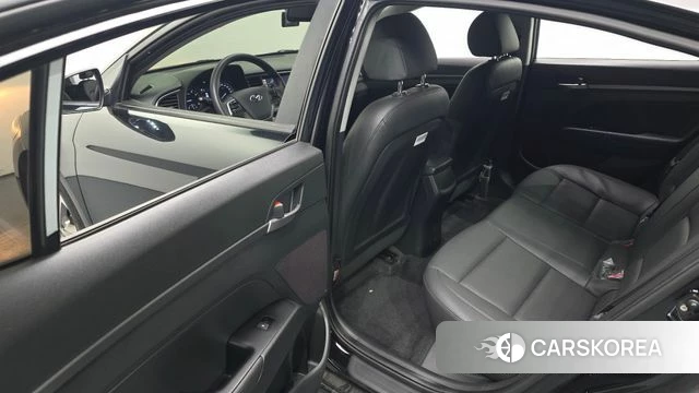 Hyundai Avante AD 2018 Черный из Кореи, фото 2