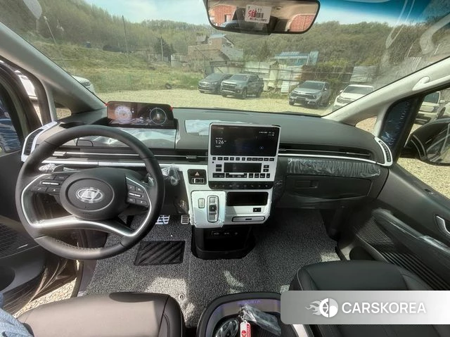 Hyundai Staria 2025 Коричневый из Кореи, фото 2