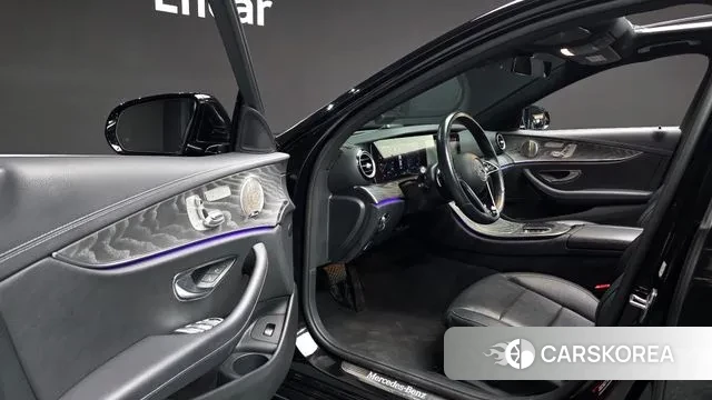 Mercedes-Benz E-Class W213 2022 Черный из Кореи, фото 2