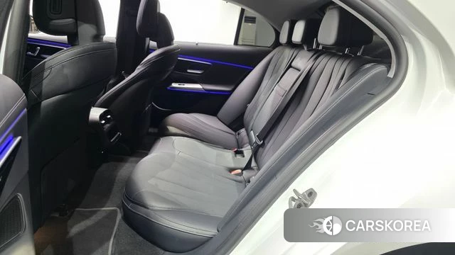 Mercedes-Benz E-Class W214 2024 Белый из Кореи, фото 2