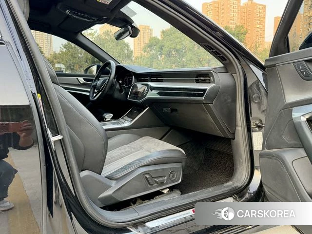 Audi A6L 2022 Черный из Китая, фото 2