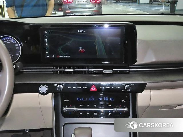 Kia Carnival 4th generation 2023 Черный из Кореи, фото 2