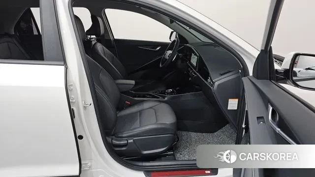 Kia Di Ol Nu Niro 2025 Белый из Кореи, фото 2