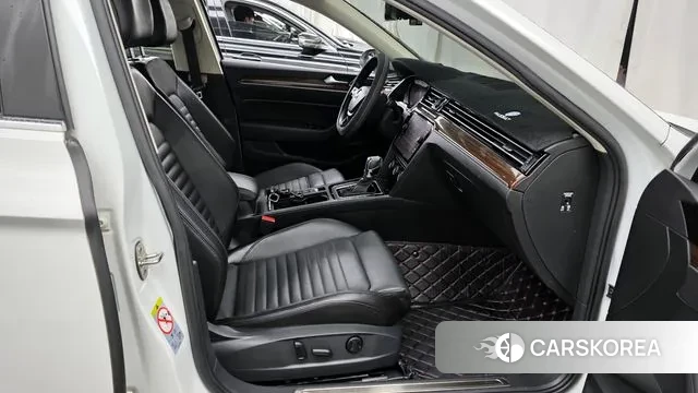 Volkswagen Passat GT (B8) 2018 Белый из Кореи, фото 2