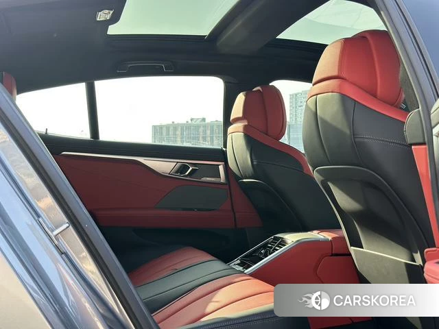 BMW 8 series 2024 Темно-серый из Китая, фото 2