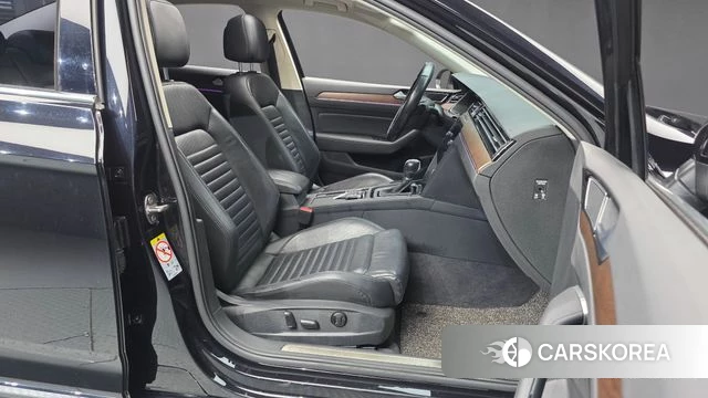 Volkswagen Passat GT (B8) 2018 Черный из Кореи, фото 2
