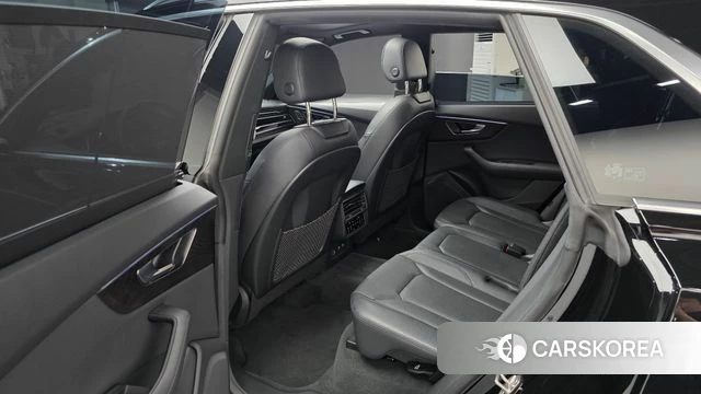 Audi Q8 (4M) 2023 Черный из Кореи, фото 2