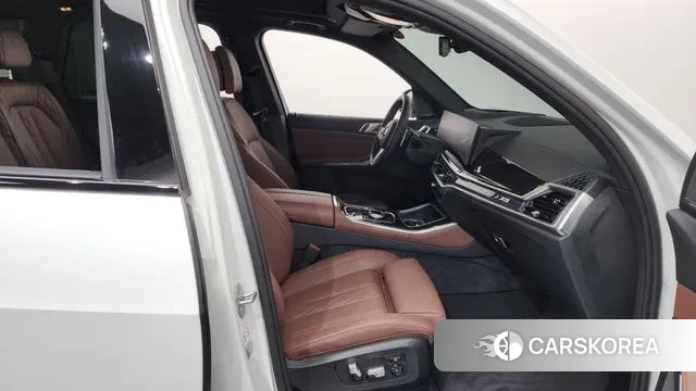 BMW X5 (G05) 2024 Белый из Кореи, фото 2