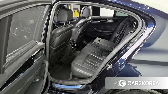 BMW 5 Series (G30) 2019 Черный из Кореи, фото 2