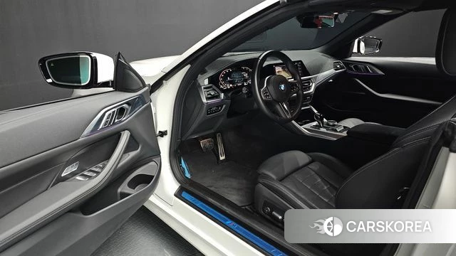 BMW 4 Series (G22) 2023 Белый из Кореи, фото 2