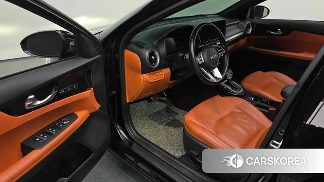 Kia The New K3 2nd generation 2022 Черный из Кореи, фото 2