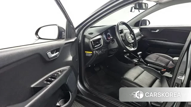 Kia Stonic 2020 Серый из Кореи, фото 2