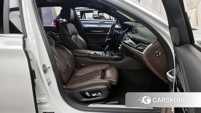 BMW 7 Series (G11) 2020 Белый из Кореи, фото 2