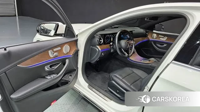 Mercedes-Benz E-Class W213 2022 Белый из Кореи, фото 2