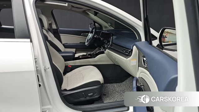 Kia Sportage 5th Generation Hybrid 2022 Белый из Кореи, фото 2