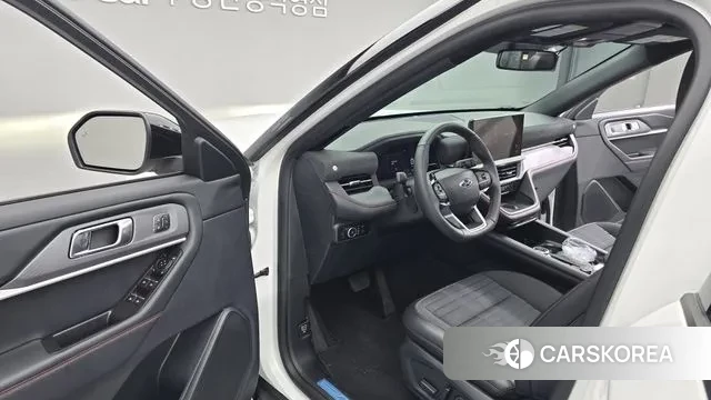 Ford Explorer 6th Generation 2024 Белый из Кореи, фото 2