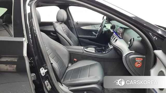 Mercedes-Benz E-Class W213 2020 Черный из Кореи, фото 2