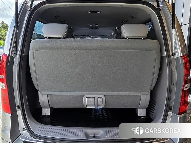 Hyundai The New Grand Starex 2018 Серебристо-серый из Кореи, фото 2
