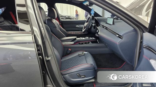 Genesis GV70 2022 Серый из Кореи, фото 2