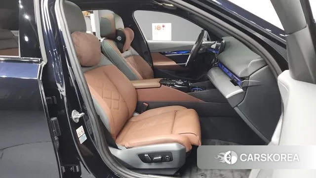 BMW i5 (G60) 2024 Черный из Кореи, фото 2