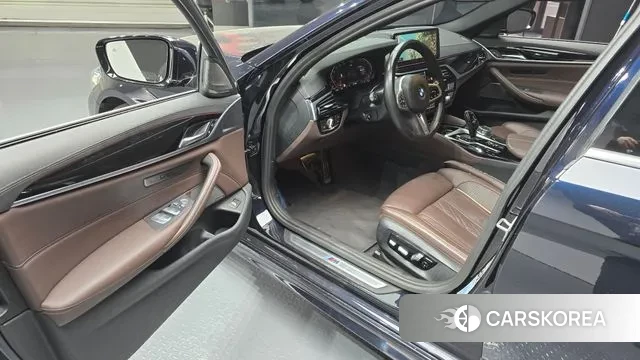 BMW 5 Series (G30) 2022 Синий из Кореи, фото 2