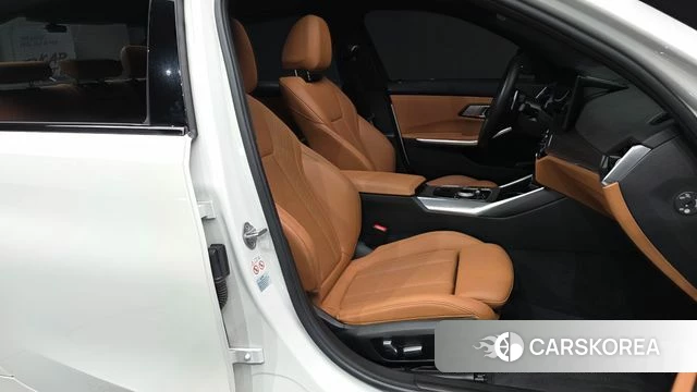 BMW 3 Series (G20) 2022 Белый из Кореи, фото 2