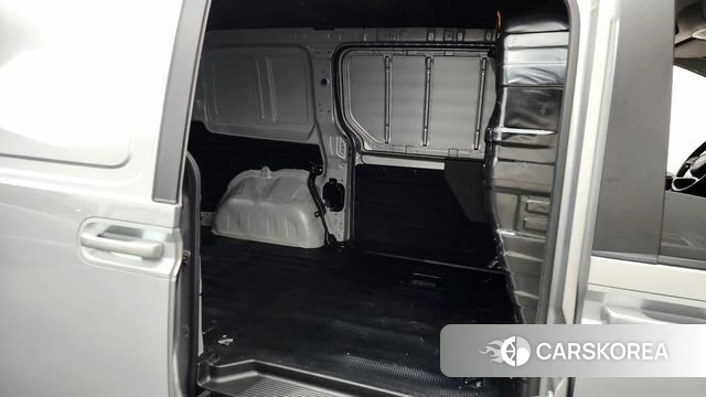 Hyundai Staria 2024 Серебристо-серый из Кореи, фото 2