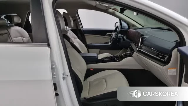 Kia Sportage 5th Generation Hybrid 2021 Белый из Кореи, фото 2