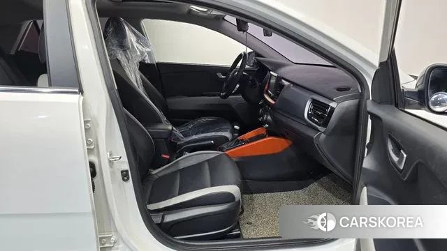 Kia Stonic 2018 Белый из Кореи, фото 2