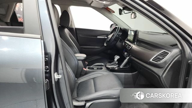 Kia Seltos 2021 Серый из Кореи, фото 2