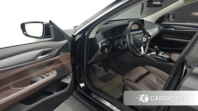 BMW 6 Series GT (G32) 2021 Черный из Кореи, фото 2