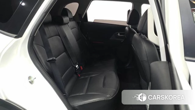 Kia Niro Plus 2022 Белый из Кореи, фото 2