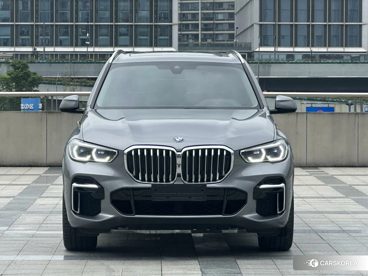BMW X5 2022 Серебристо-серый из Китая, фото 2