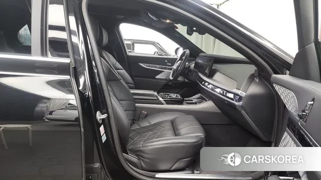 BMW i7 (G70) 2023 Черный из Кореи, фото 2