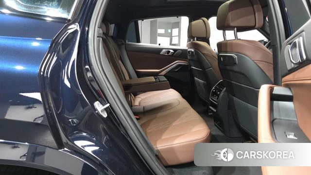 BMW X6 (G06) 2025 Черный из Кореи, фото 2