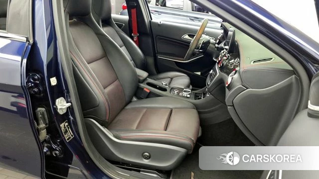 Mercedes-Benz GLA-Class X156 2018 Синий из Кореи, фото 2