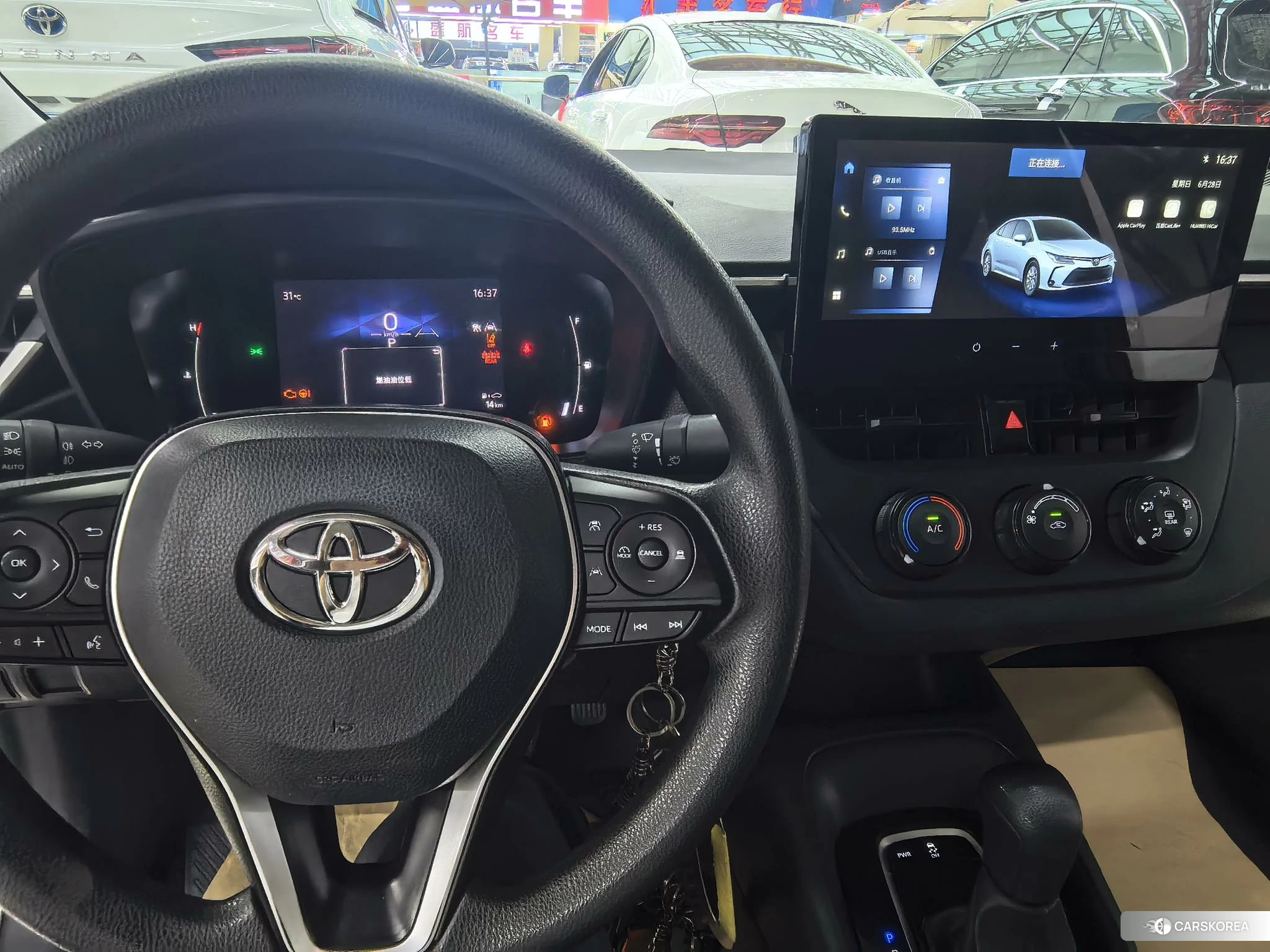 Toyota Corolla 2023 Белый из Китая, фото 2