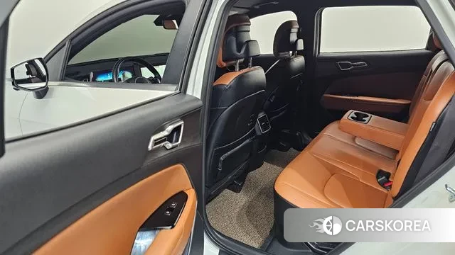 Kia Sportage 5th Generation Hybrid 2023 Белый из Кореи, фото 2