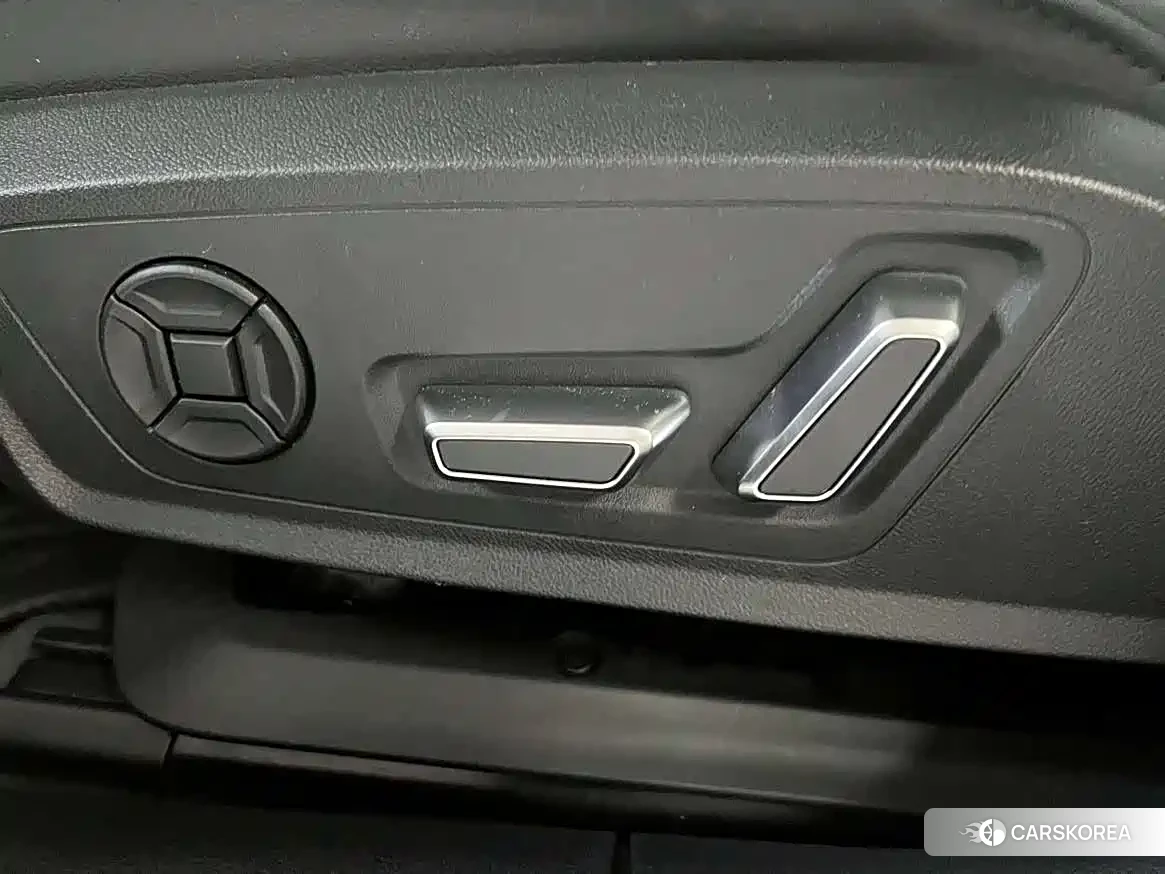 Audi A6L 2023 Черный из Китая, фото 3