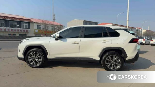 Toyota RAV4 Rongfang 2024 Белый из Китая, фото 2