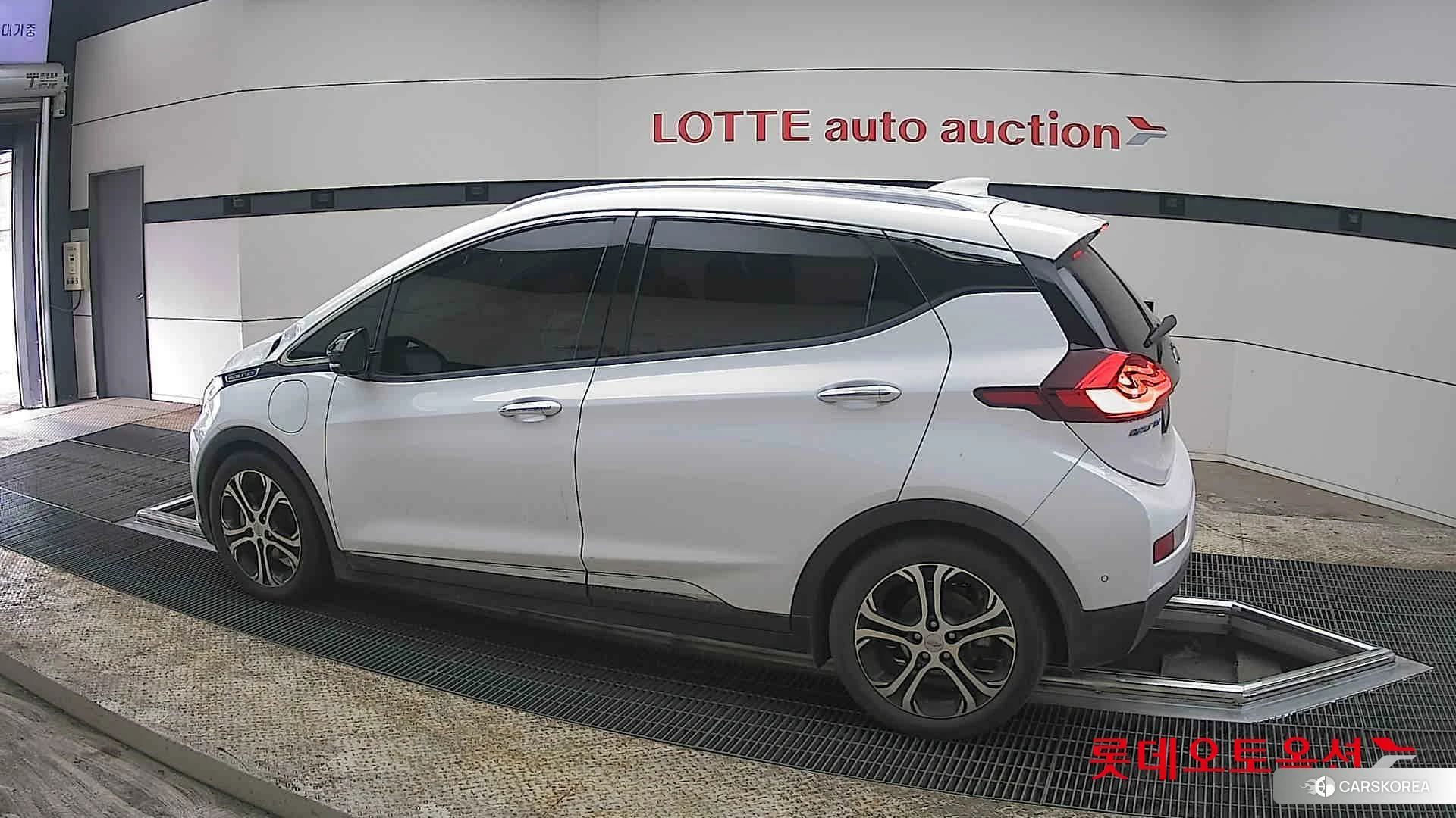 Korea G M Bolt (EV) 2021 Pure White из Кореи, фото 2