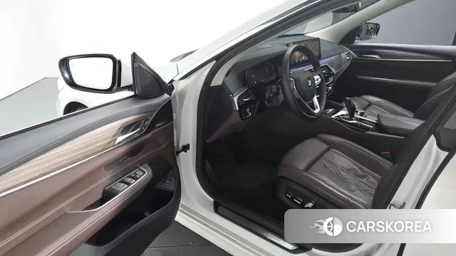 BMW 6 Series GT (G32) 2022 Белый из Кореи, фото 2