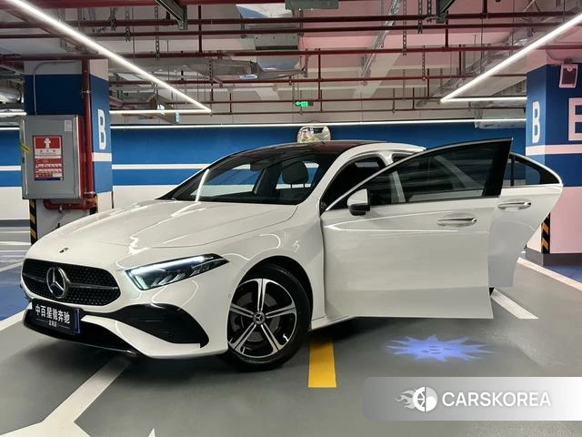 Mercedes-Benz Class A 2023 Белый из Китая, фото 2