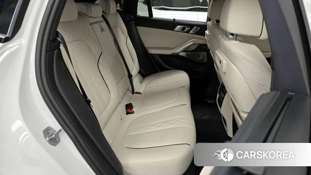 BMW X6 (G06) 2023 Белый из Кореи, фото 2