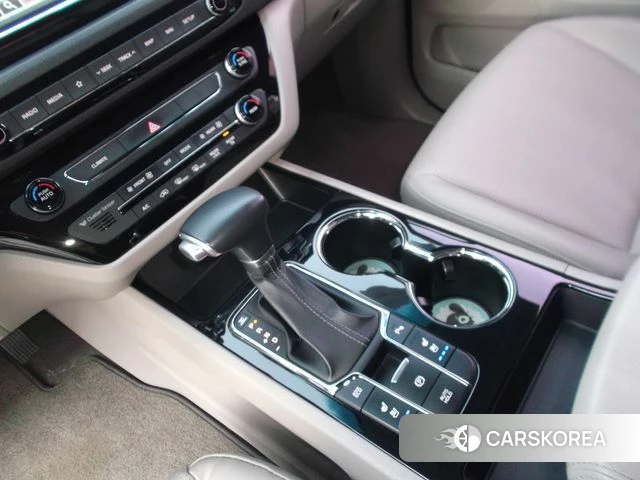 Kia The New Carnival 2019 Белый из Кореи, фото 2