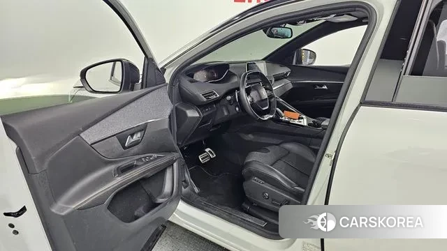 Peugeot 5008 second generation 2018 Белый из Кореи, фото 2