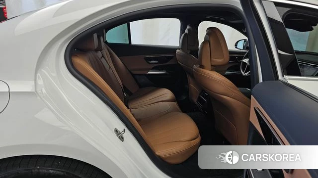 Mercedes-Benz E-Class W214 2024 Белый из Кореи, фото 2