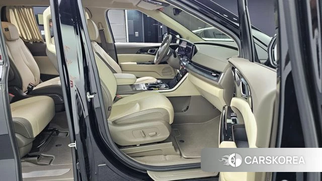 Kia Carnival 4th generation 2023 Черный из Кореи, фото 2