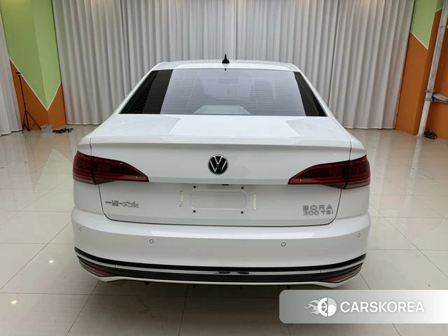 Volkswagen Bora 2022 Белый из Китая, фото 2